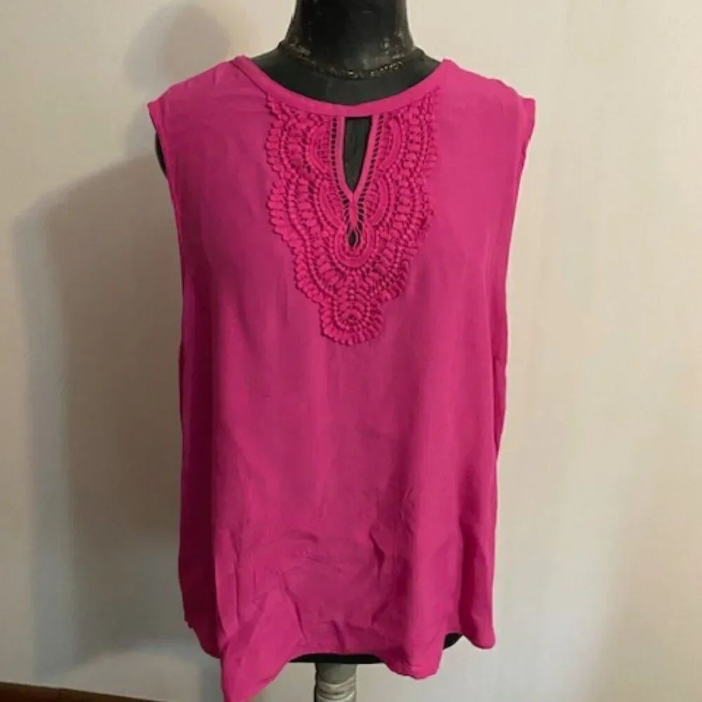 Grace Elements Pink Lace front peep hole back top, size XXL